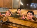 お子様も安心!天然温泉の貸切檜風呂で、家族みんなの至福のひととき