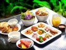�yWine��Dining The Orange�z�C���Ƌ�ɕ�܂��e���X�Ȃ����p�ӂ��Ă���܂��i�����H�C���\�W�j
