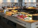 �y����BBQ Blue�z�����H�ł͂����[�؂���Ԃ���ԓ�A���ꗿ�����̃u���b�N�t�@�X�g�����p�ӂ��Ă���܂��B