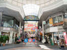 ◇川端商店街:博多でもっとも歴史がある商店街。 およそ400mのアーケードには約130店舗が軒を連ねます