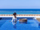 【POOLSUITE】季節に合わせて加温ができ、オールシーズン開放的に沖縄の自然を体感。