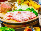 とろりとろけるジューシーな口当たり山梨県産甲州富士桜ポークと味わい深い国産牛の肉肉BBQセット