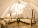 ・【Hygge Tent A】20平米の広い空間には羽毛布団と素敵な家具が♪