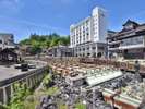 【湯畑】豊富な湯量を誇ります。/We are proud of abundant quantity of hot water.