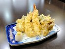 ◆夕食/天ぷら6種盛合せ★1,000円(税別)