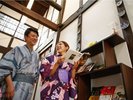 涼風が吹き抜ける通り庭。以前のままのおくどさんも残しました。