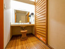 10畳バス付タイプのお部屋です。お風呂も温泉です。
