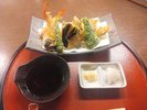 一品一品の和食が頼める赤湯「ひらやす」天ぷら盛り合わせ