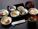 つきたて餅が名物の朝食です。