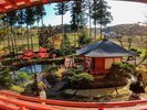 【周辺観光】「達谷窟毘沙門堂」1200年の歴史があり、境内全域が史跡指定されています。