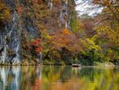 【周辺観光】「猊鼻渓」紅葉の見頃は、例年10月下旬〜11月上旬です。
