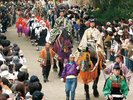 【周辺観光】「春の藤原まつり」約100人の武者行列が進む圧巻の光景。