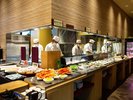 豪華ブッフェは和食も洋食も豊富にご用意!専属の料理人が心を籠めて作り上げる♪