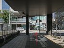 まっすぐ進むとローソンが見えます