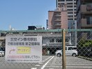 地面にある【三交イン】というマークの場所に駐車ください