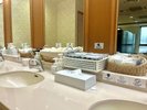 【大浴場・洗面所】アメニティも豊富に取り揃えております!
