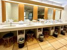 【大浴場・洗面所】清潔で使いやすい洗面所も完備しています!