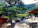 山紫水明の山梨の豊かな自然は四季折々の変化が美しい