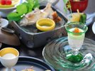 ご夕食一例:季節の食材を使った会席料理