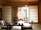 一面に甲斐の山々を望む 清流亭「和室10畳」心ゆくまでの寛ぎと、落ち着いた調度品をご堪能ください