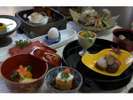 ご夕食一例:季節の食材を使った会席料理