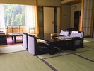 貴賓室「扇」(15畳+6畳)贅を尽くした調度品 ご家族からグループでゆったりお寛ぎ頂けます。