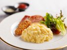 朝食メインメニュー:スクランブルエッグ