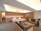 【ジュニアスイート / 67u】120p幅のベッドが2台のジュニアスイートルーム。
