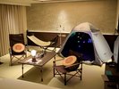 【カジュアルキャンプルーム / 50u】本格的なテントやハンモックなどをご用意。みんなで楽しめる客室♪