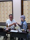 コスプレイヤーとミーティング