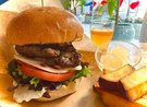 鹿のお肉のハンバーガーセットです。