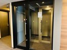 8階のエレベーター前には喫煙所がございます(二重扉構造)。※5月11日で運用終了予定