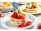 たくさんフルーツもご用意してますので自分好みのパンケーキを作ってみて!