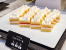 ふわふわスポンジに、甘さ控えめの生クリーム。王道のショートケーキ
