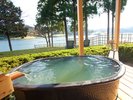 露天風呂付客室から久美浜湾を望む