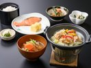 【朝食】日替わり陶板付和膳「鶏肉の塩こうじ焼き」