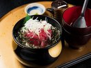 本まぐろの中落ち丼(本まぐろと名古屋飯 花かるた)