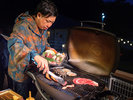 パパの腕の見せ所!火力調整ができるBBQグリルなので、焦がす心配なく美味しく焼き上げます♪