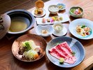 完全個室のお食事処で地元産の食材を使った独創的な料理を提供いたします