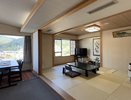 【特別和洋室】広い洋室+和室10畳★マッサージチェア付★