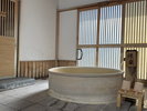 【金の湯】信楽焼の露天風呂◆源泉かけ流し