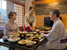 和モダン70平米でのお部屋食の様子