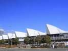 【周辺】パシフィコ横浜・ホテルから電車と徒歩で約20分。国際会議場と展示ホール、ホテルがある。