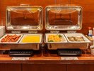 約40種類の朝食バイキングをお楽しみいただけます。