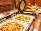 約40種類の朝食バイキングをお楽しみいただけます。