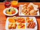 約40種類の朝食バイキングをお楽しみいただけます。