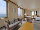 【レイクビュー・和洋室デラックスルーム】和と洋が自然に溶け合う。特別な時間が過ごせるお部屋。