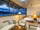 【レイクビュー・和洋室デラックスルーム】大切な人と過ごすひとときにぴったりな広々ルーム。