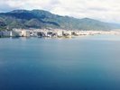 水辺に映る光と空のグラデーション。時間が止まったような美しさ。
