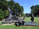 ぎんどろ公園 賢治が愛したぎんどろの木のほか、「風の又三郎」の石像群なども設置されています。